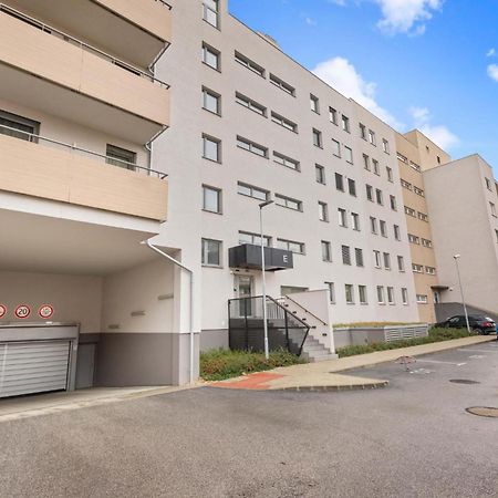 Ah Galvaniho Free Parking Bratislava Esterno foto